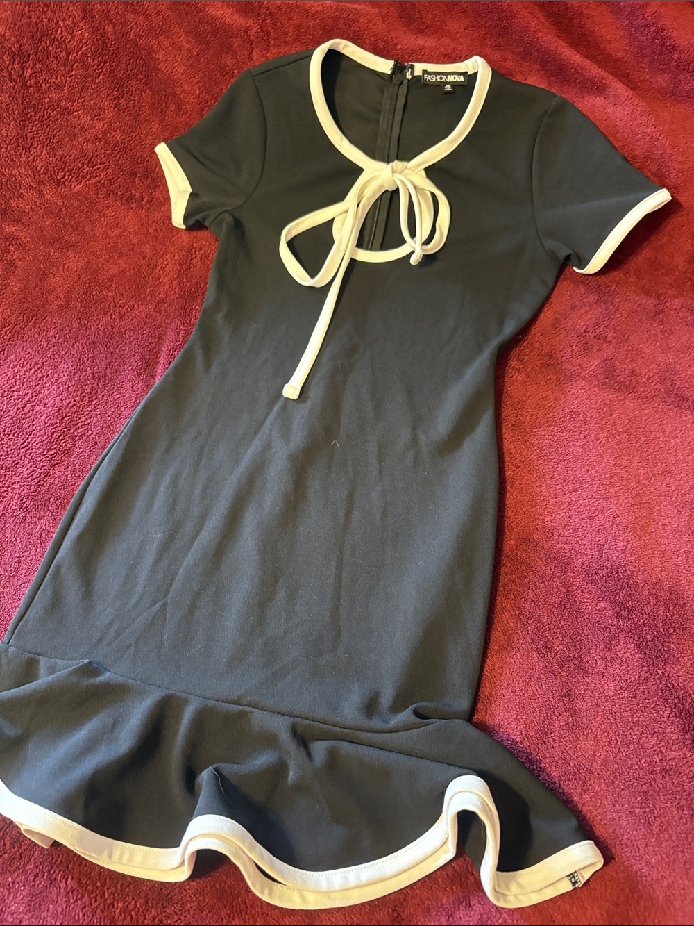 Fashion Nova Black Dress with Cream Contrast Trim and Tie Neck
